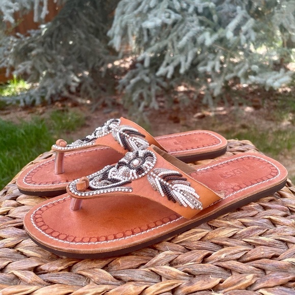 NEW African Maasai Handmade Black & White Beaded Tan Leather Toe Post Sandals - Picture 7 of 7
